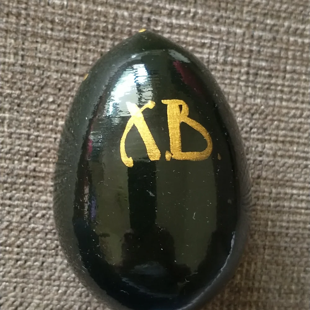 NIB Handcrafted Icon Egg - Picture 3 of 9